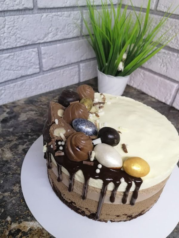 Торт Три шоколада с шифоновым бисквитом и тремя видами бельгийского шоколада