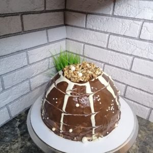 Торт Ай-Петри со сметанно-сырным кремом и грецким орехом
