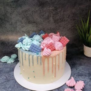 Торт «Клубничная нежность» для мамы и сына