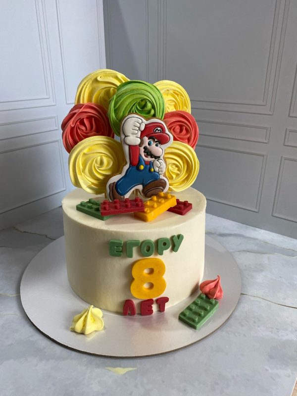 Торт Марио и Лего с начинкой «Клубничная нежность»