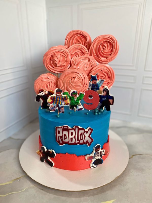 Торт «Фереро Роше» для мальчика с безе и картинками из мультфильма Roblox