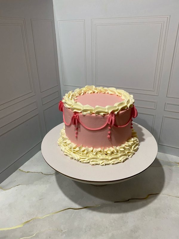 Торт «Рафаэлло-маракуйя» в стиле Ламбер с кремовым декором