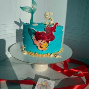 Торт для девочки с русалочкой на 5 лет «Красный бархат»