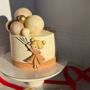Торт для девочки «Миндальный с голубым сыром»