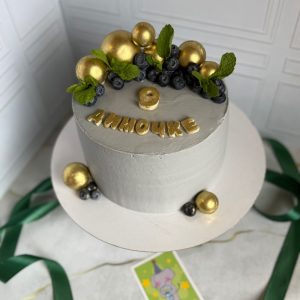 Торт для мальчика на 9 лет «Красный бархат»