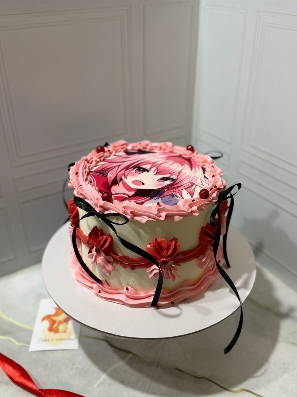tort-s-anime-dlya-devochki-v-stile-lambet-krasnyy-barhat-3 Торт с аниме для девочки в стиле Ламбет «Красный бархат»