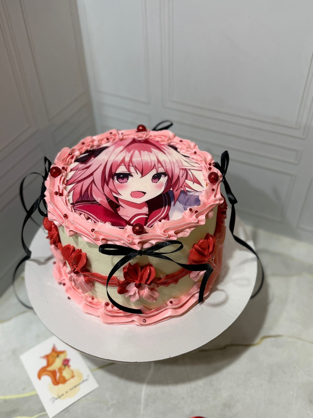tort-s-anime-dlya-devochki-v-stile-lambet-krasnyy-barhat Торт с аниме для девочки в стиле Ламбет «Красный бархат»