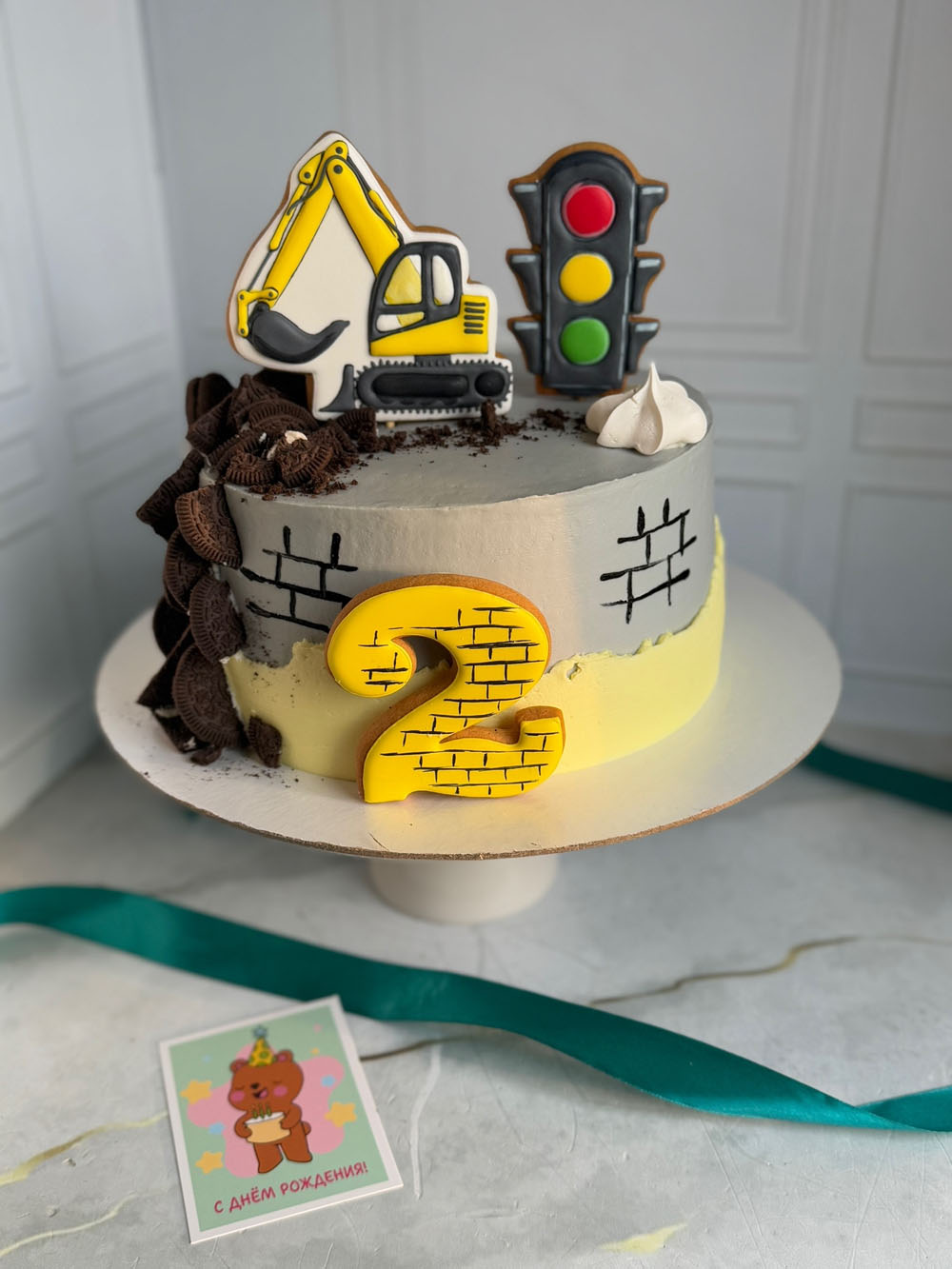 tort-dlya-malchika-na-2-goda-snikers-s-ekskavatorom Торт для мальчика на 2 года «Сникерс» с экскаватором