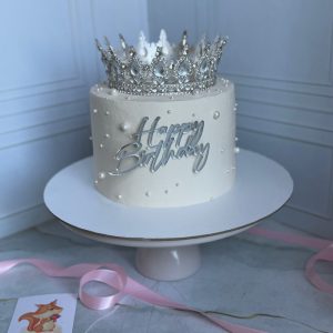 Торт для девочки с короной и топпером «Рафаэлло-малина»