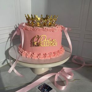 Торт с короной для девушки «Орео с чизкейком внутри»