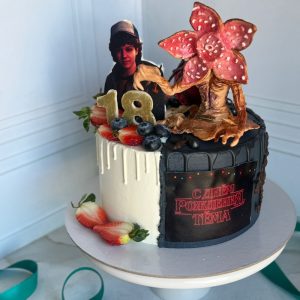 Торт очень странные дела «Фереро Роше»