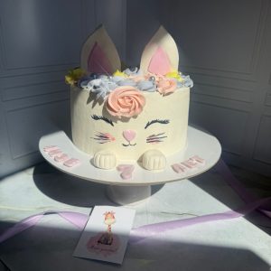 Торт-котик для девочки с начинкой «Фисташка-малина»